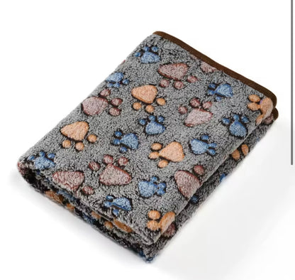 Warme Fleecedecke mit süßen 🐾 Pfotenabdrücken 🐾 waschbar & schnelltrocknend